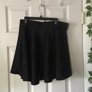 - Womens black skirt
